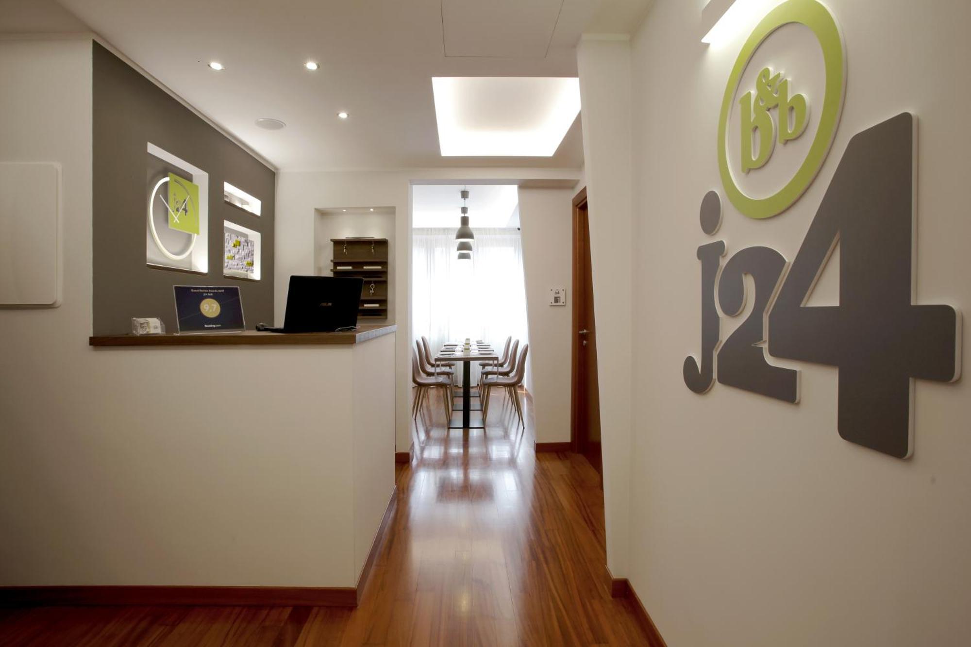 J24 B&B Roma Esterno foto